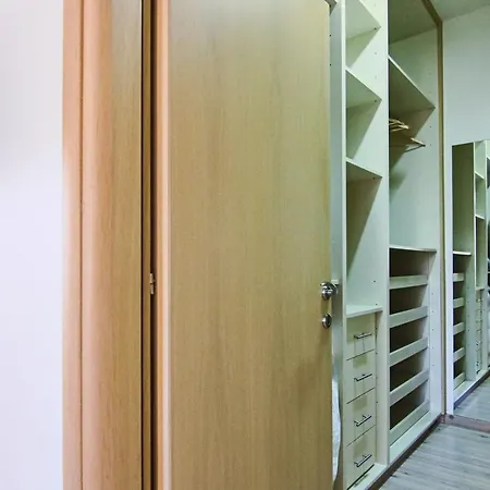 Phaedrus Living View Luxury Flat Harbour 04 לרנקה