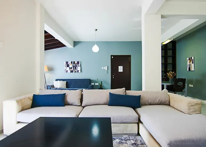 Phaedrus Living View Luxury Flat Harbour 04 *