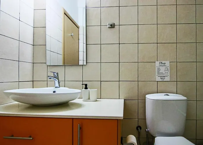 Phaedrus Living View Luxury Flat Harbour 04