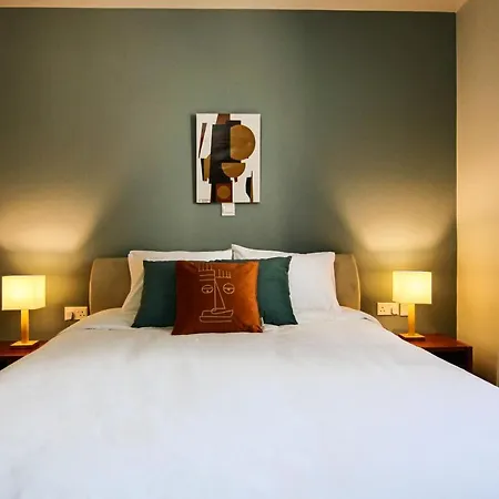 Apartment Phaedrus Living View Luxury Flat Harbour 04 *